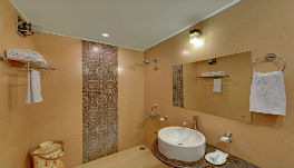Hotel Suman Paradise-Bathroom